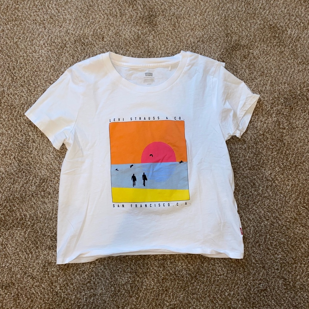 small white levi’s shirt